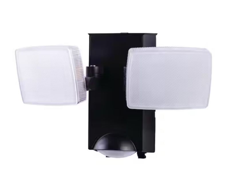 270° Black Motion Sensor Battery Powered Outdoor 2-Head Dusk to Dawn LED Security Flood Light 900 Lumens