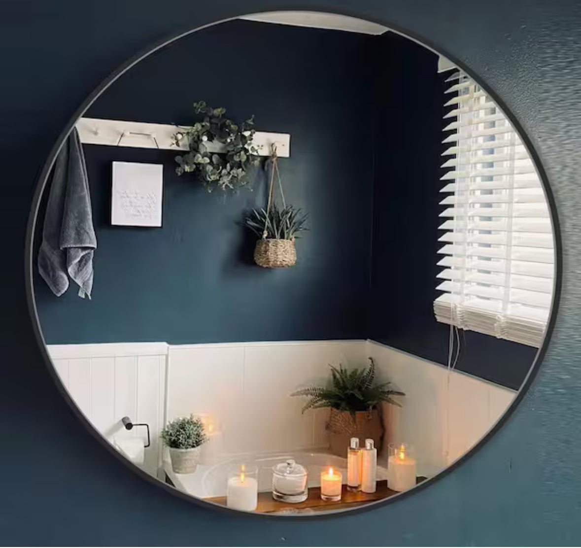 24 in. W x 24 in. H Black Vanity Round Wall Mirror Aluminum Alloy Frame Bathroom Mirror
