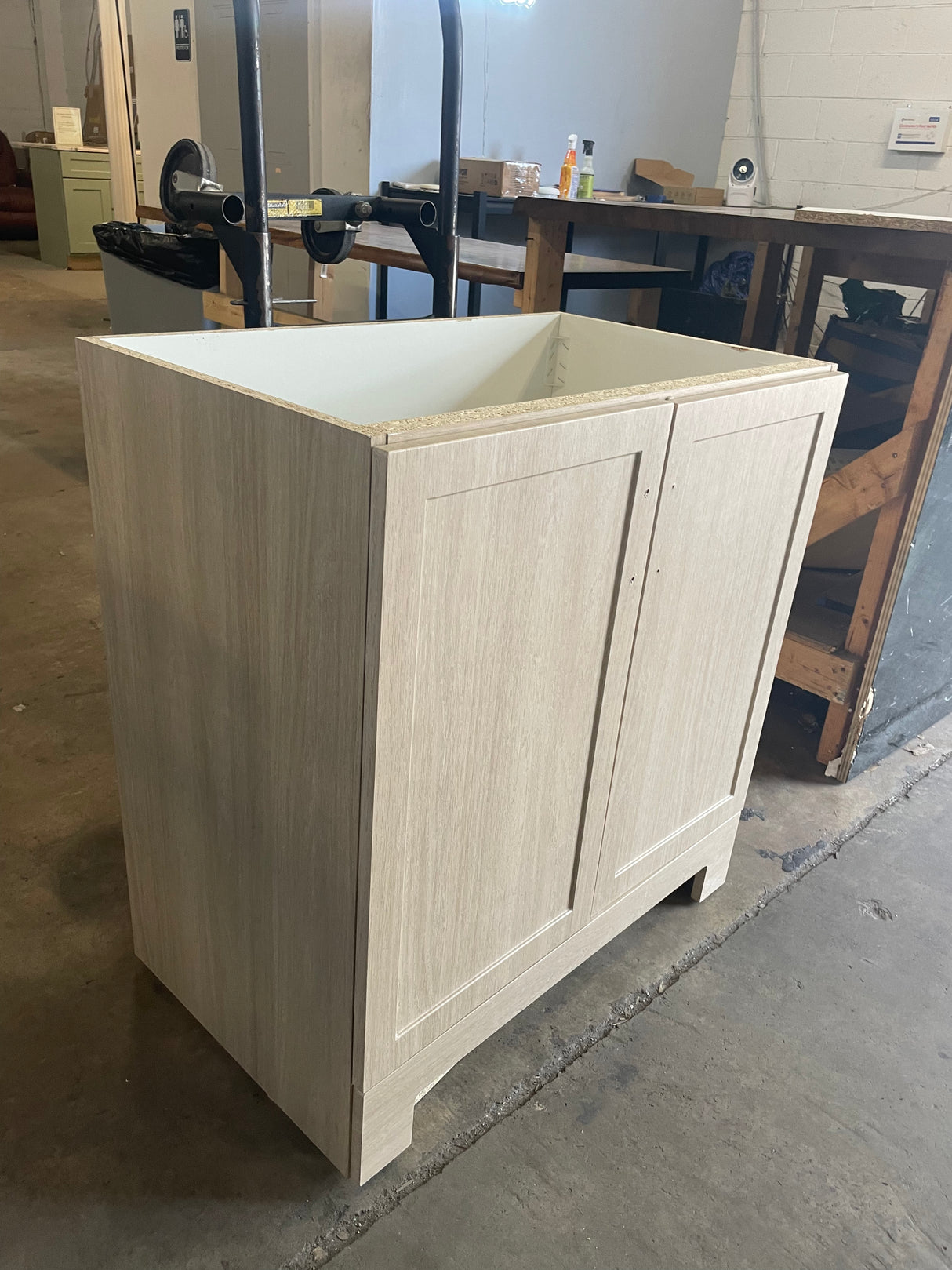 Oakley 31 in. Single Sink Beige Oak Freestanding Bath Vanity with White Cultured Marble Top (Assembled)