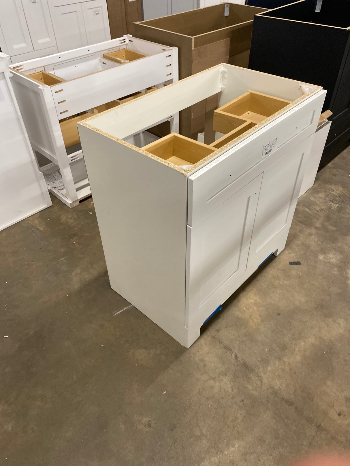 Everdean 31 in. Single Sink White Bath Vanity with White Cultured Marble Top (Assembled)