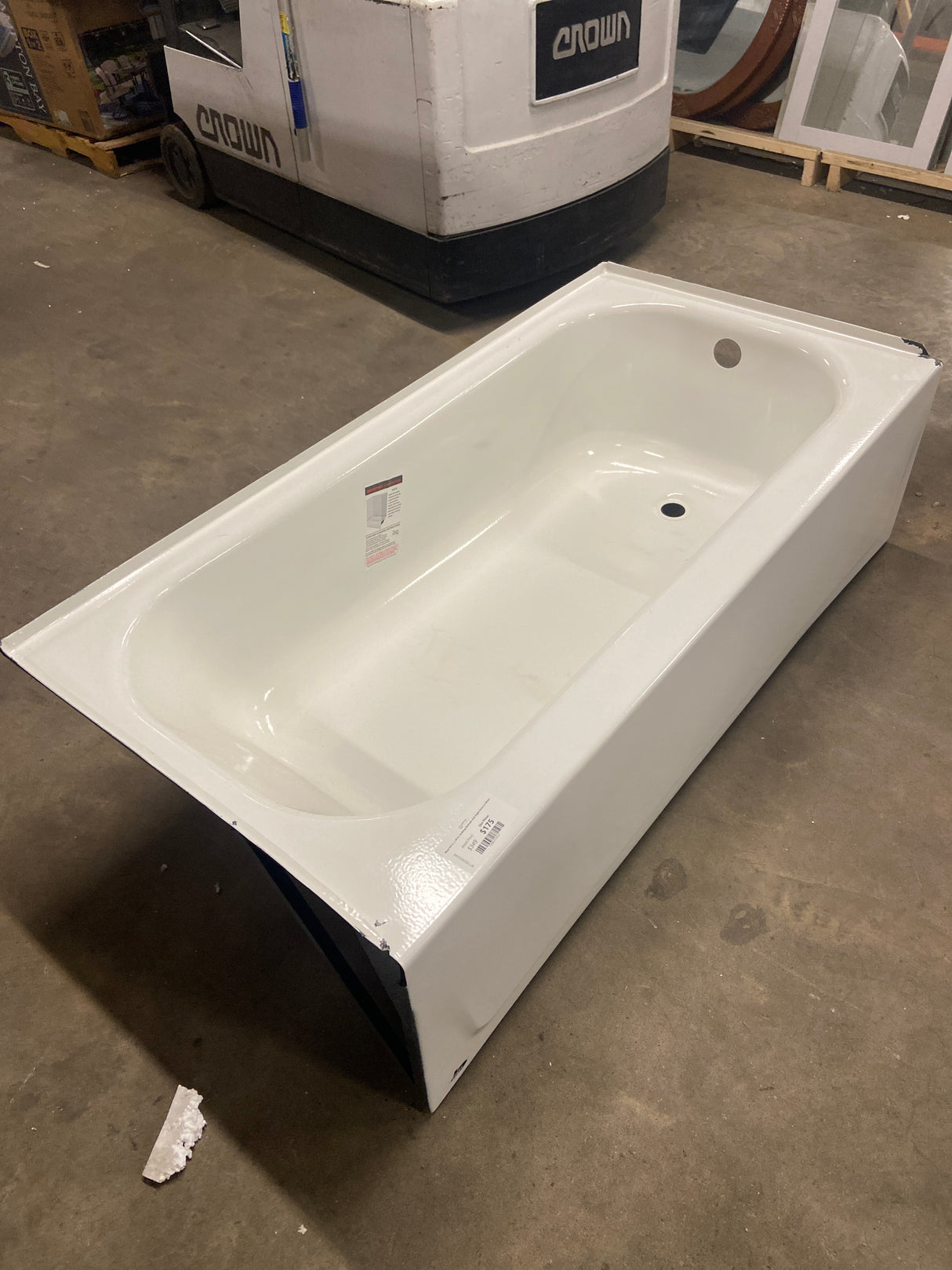 Maui 60 in. x 30 in. Soaking Bathtub with Right Drain in White