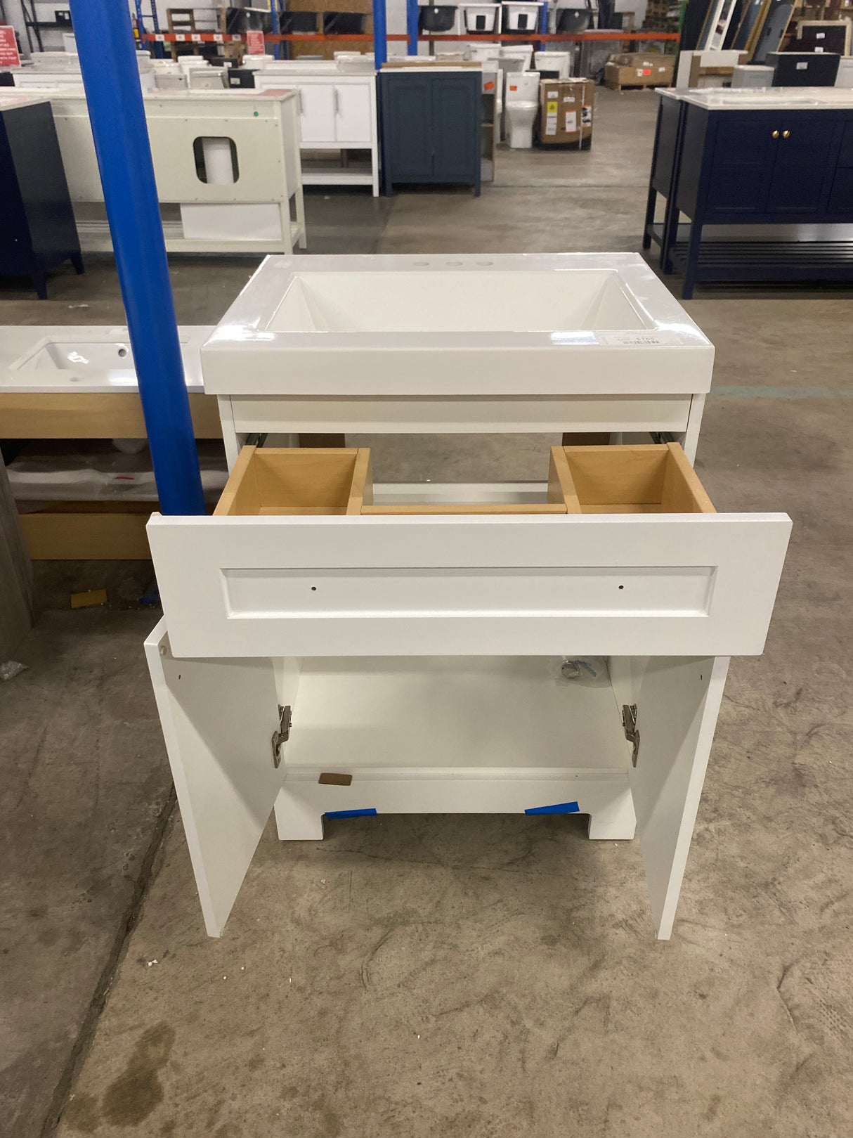 Everdean 25 in. W x 19 in. D x 34 in. H Single Sink Freestanding Bath Vanity in White with White Cultured Marble Top