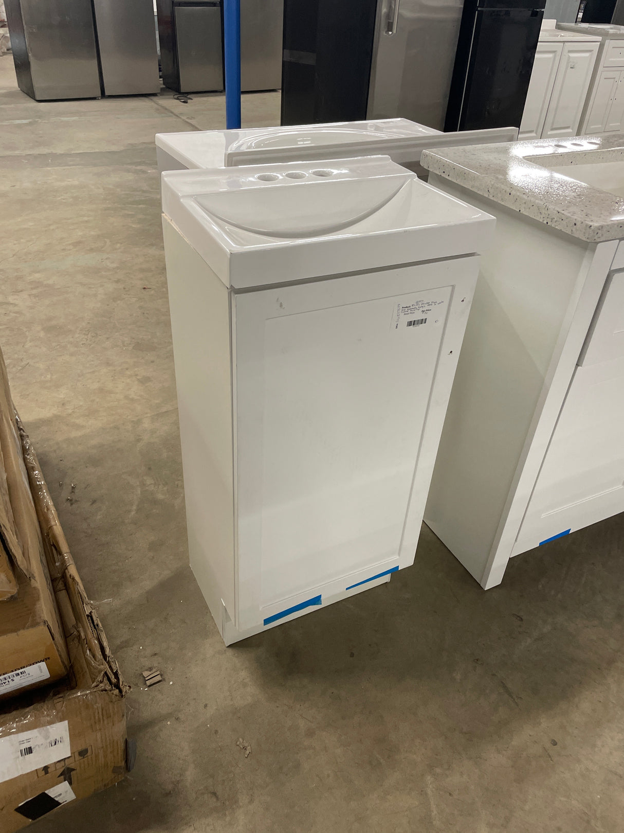 19 in. W x 18 in. D x 34 in. H Single Sink Freestanding Bath Vanity in White with White Cultured Marble Top