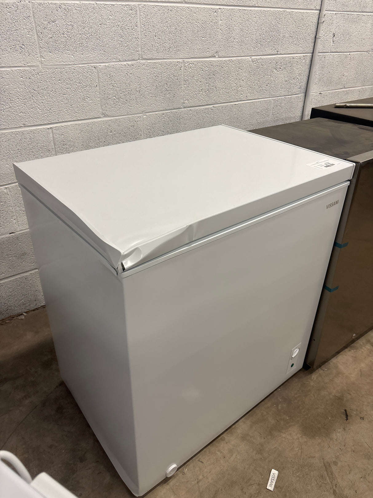 7.0 cu. ft. Manual Defrost Chest Freezer with LED Light in White Garage Ready