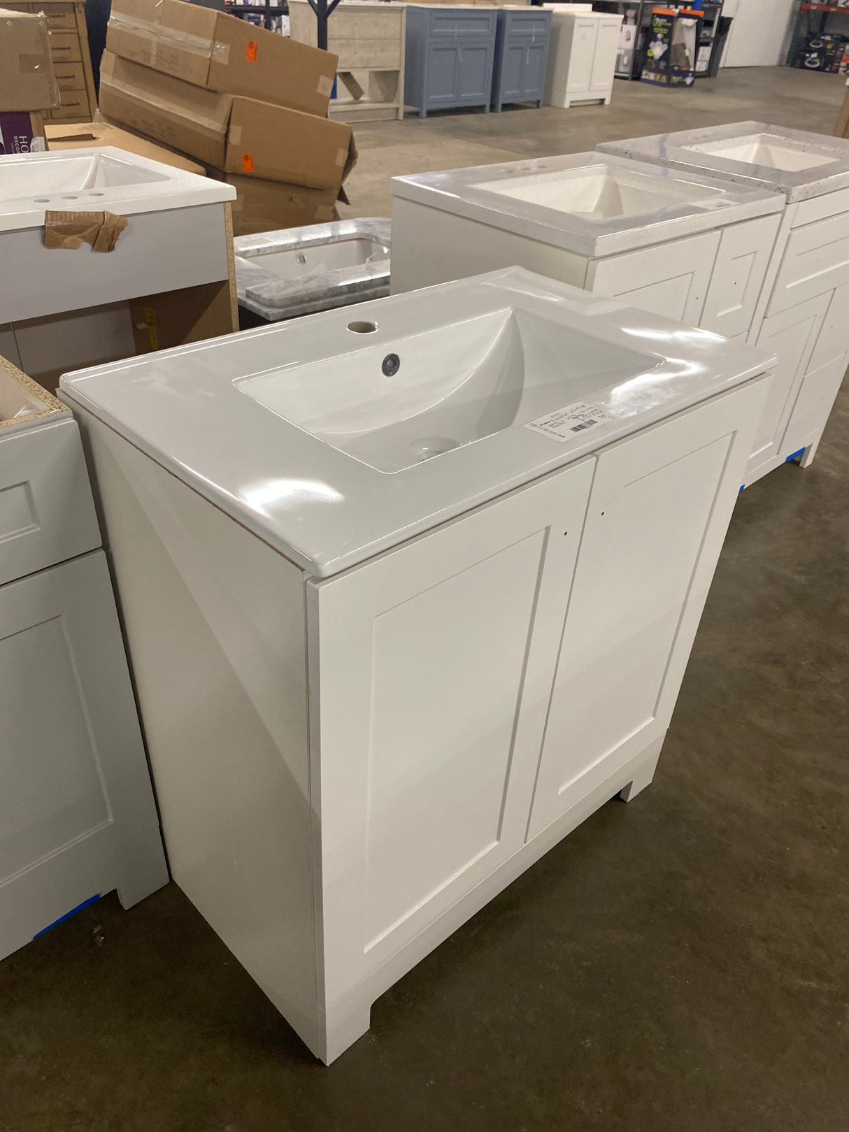 Everdean 31 in. W x 19 in. D x 34 in. H Single Sink Freestanding Bath Vanity in White with White Cultured Marble Top