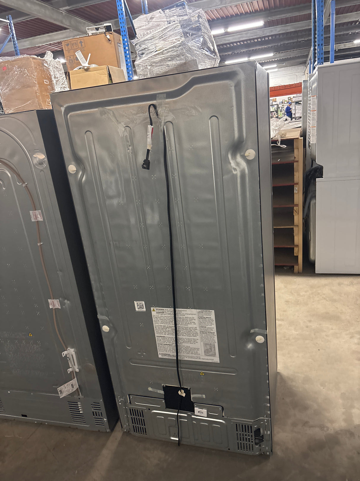 32.6 in. 20 cu. ft. Frost Free Defrost, Garage Ready Upright Freezer in Carbon