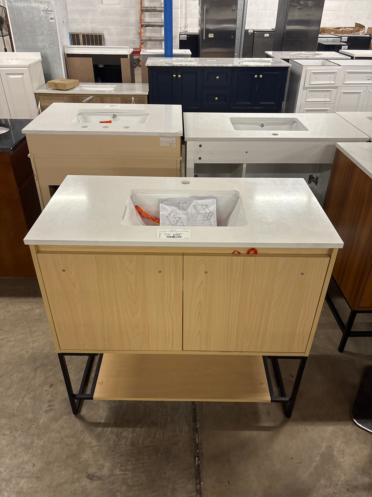 Madison Avenue Vanity 2Dr 36x18x33.5 VW top in Maple
