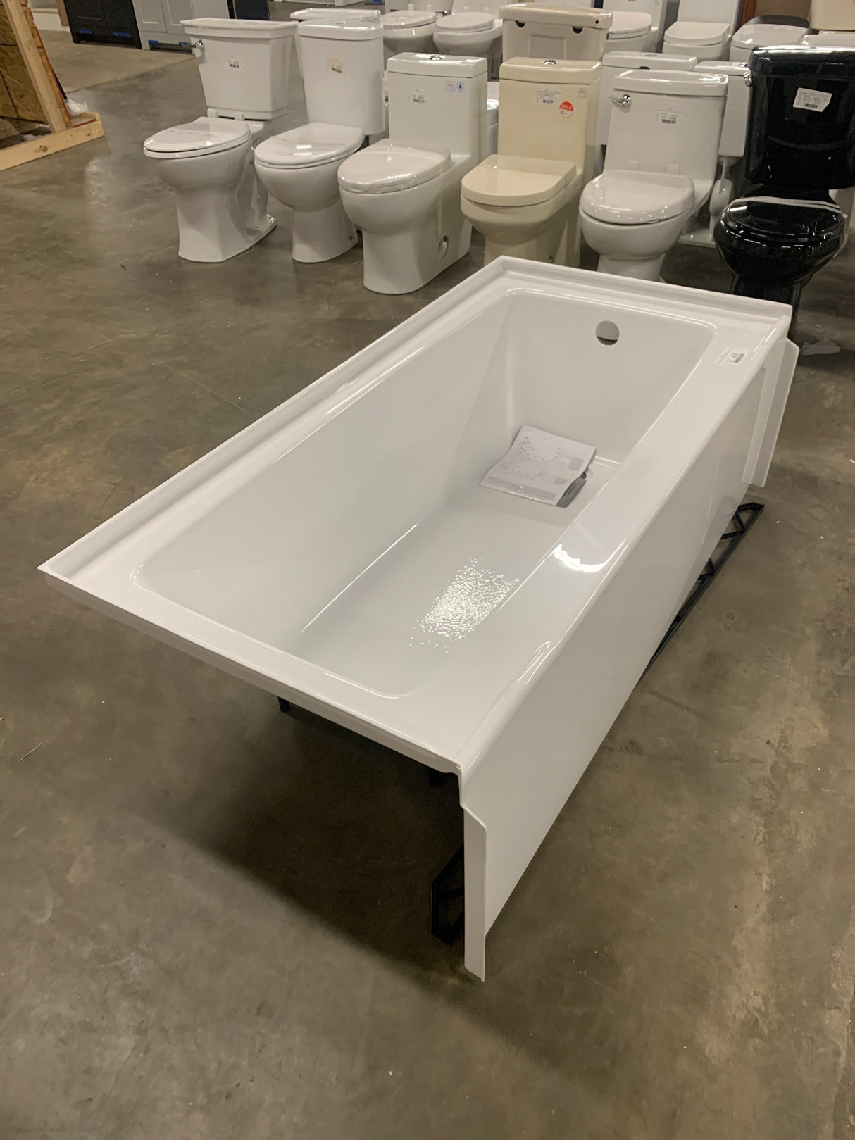 Classic 500 60 in. Right Drain Rectangular Alcove Bathtub in High Gloss White