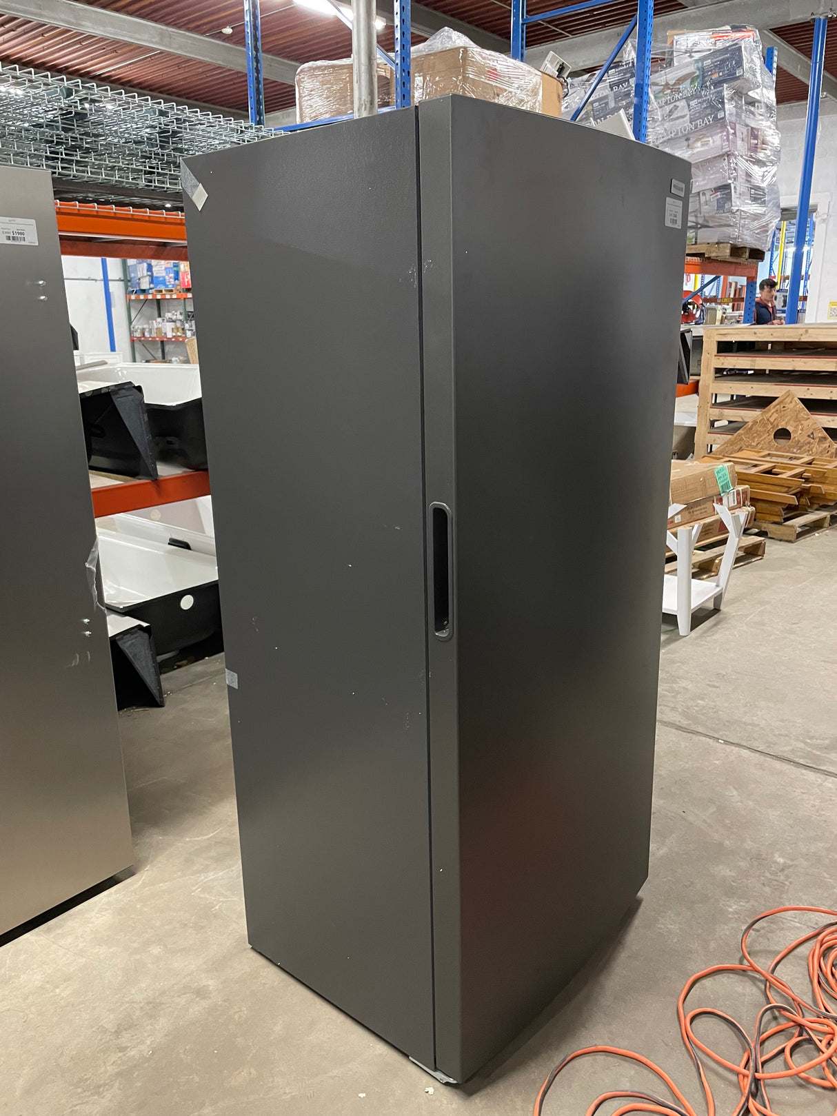 32.6 in. 20 cu. ft. Frost Free Defrost, Garage Ready Upright Freezer in Carbon