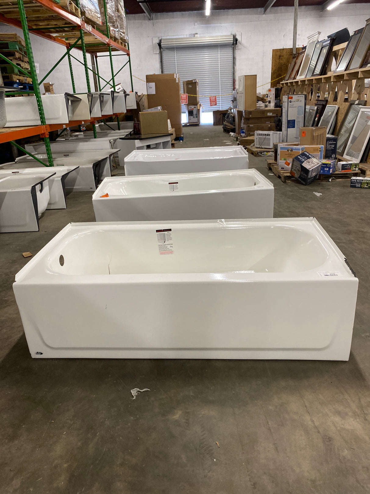 Maui 60 in. x 30 in. Soaking Bathtub with Left Drain in White