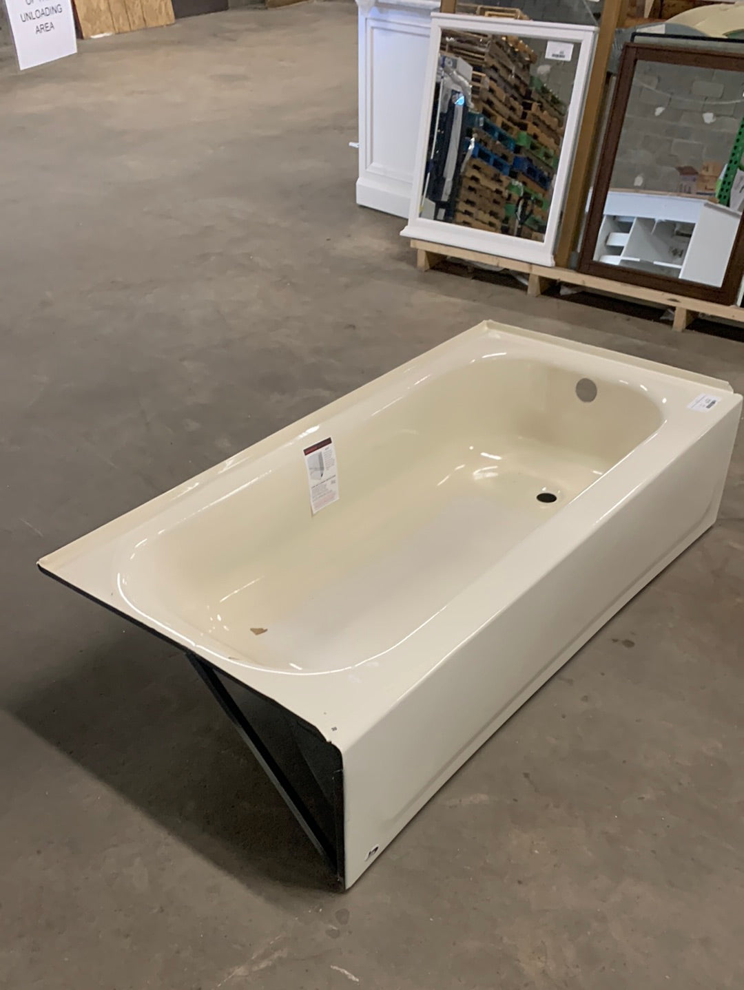 Aloha 60 in. x 30 in. Soaking Bathtub with Right Drain in Bone