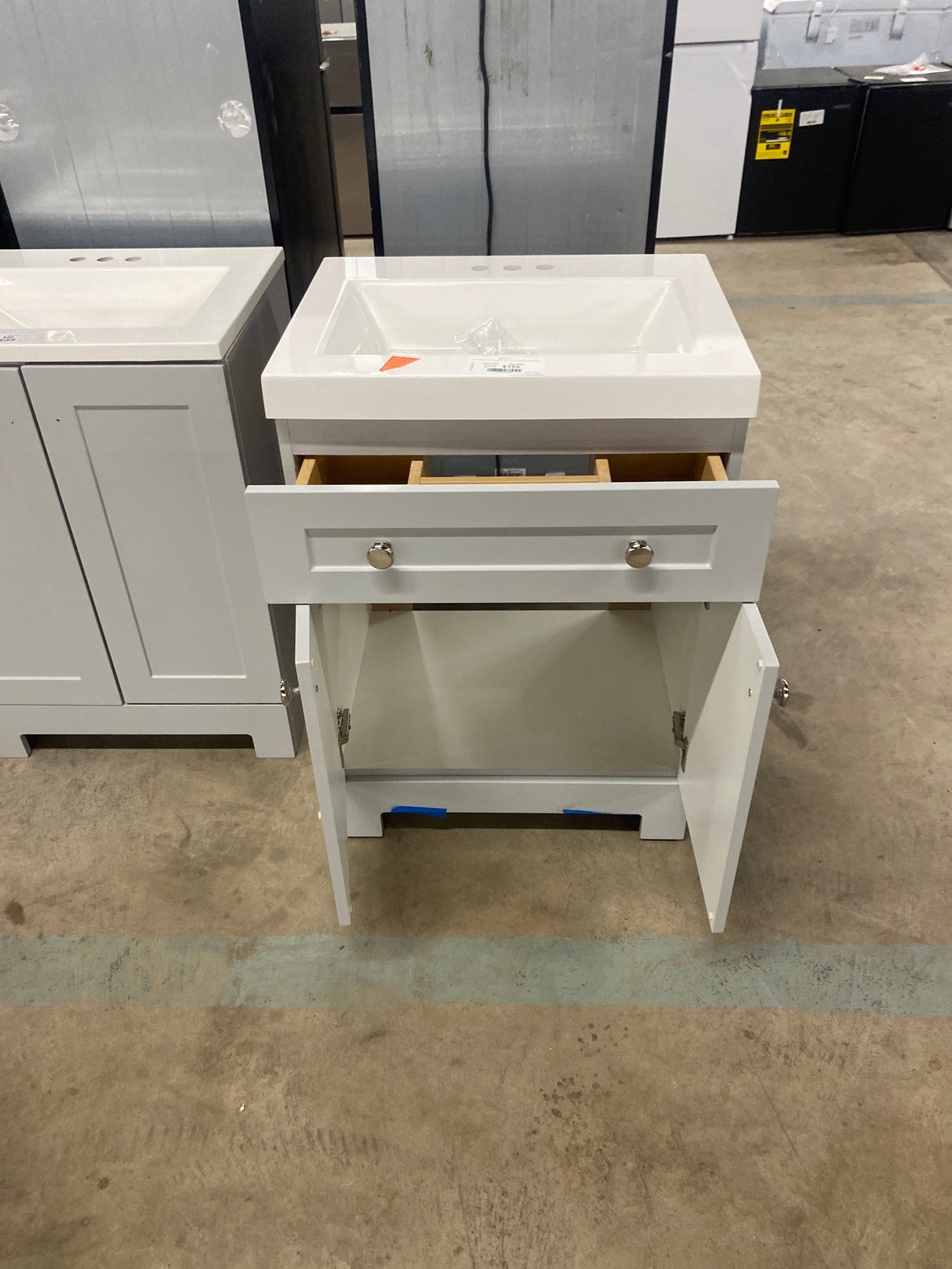 Everdean 25 in. W x 19 in. D x 34 in. H Single Sink Bath Vanity in Pearl Gray with White Cultured Marble Top