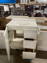 Everdean 31 in. W x 19 in. D x 34 in. H Single Sink Freestanding Bath Vanity in White with Ceramic top in White