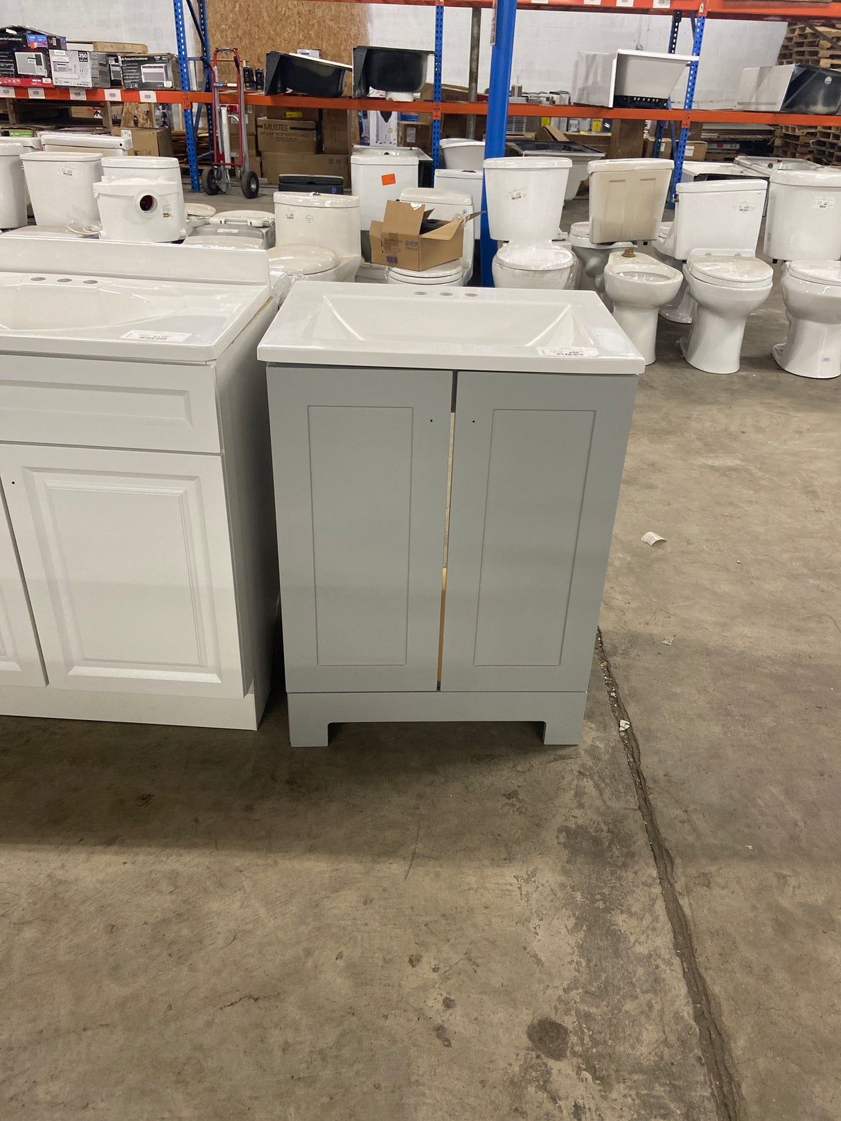 24 in. W x 19 in. D x 33 in. H Single Sink Freestanding Bath Vanity in Pearl Gray with White Cultured Marble Top