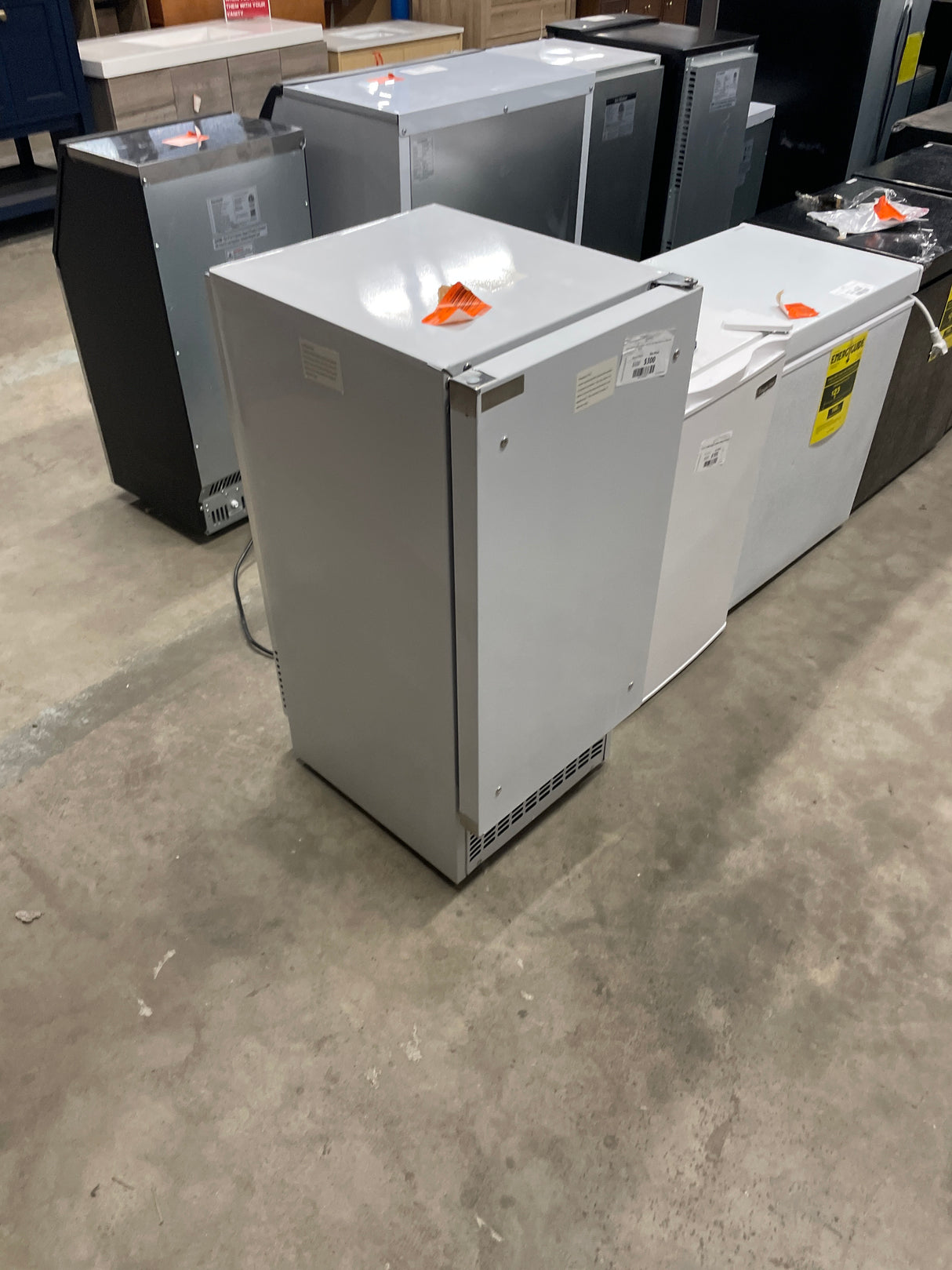 14.96 in. Freestanding/Built-in Ice Makers, 120 lbs./Day, 30 lbs. Storage, Stainless Steel, Full Size Cubes