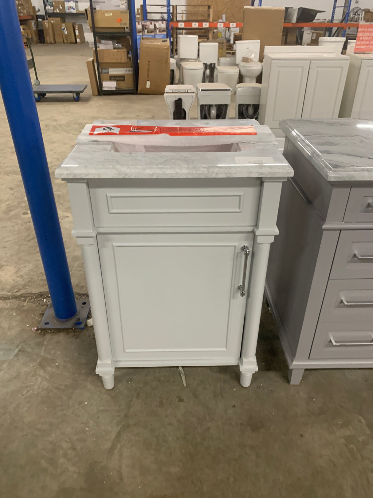 Aberdeen 24 in. Single Sink Freestanding Dove Gray Bath Vanity with Carrara Marble Top (Assembled)