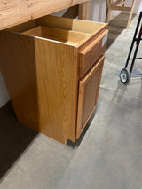 Hampton 18 in. W x 24 in. D x 34.5 in. H Assembled Base Kitchen Cabinet in Medium Oak with Drawer Glides