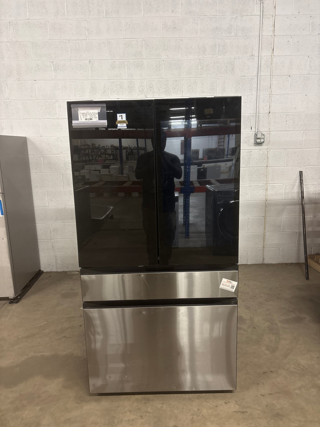 Bespoke 36in. 29cu.ft. Standard Depth Charcoal Glass/Stainless Steel 4-Door French Door Refrigerator w/AI Family Hubplus