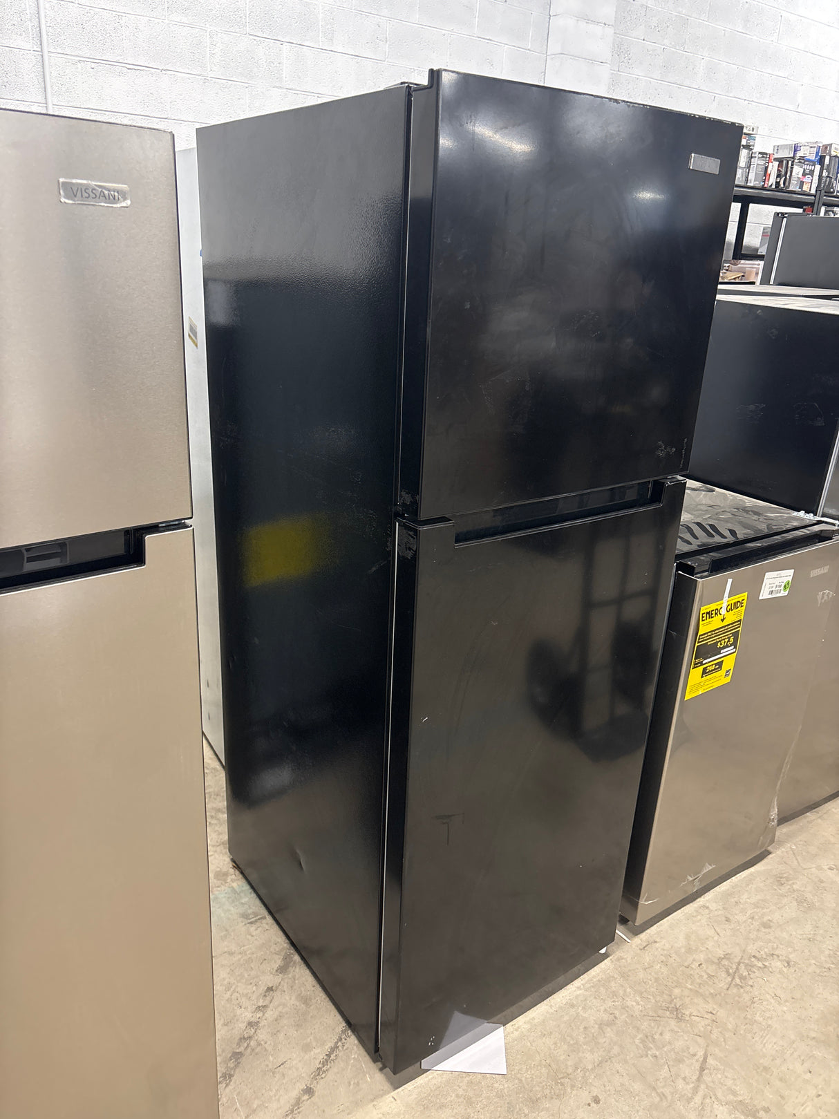10.1 cu. ft. Top Freezer Refrigerator in Black