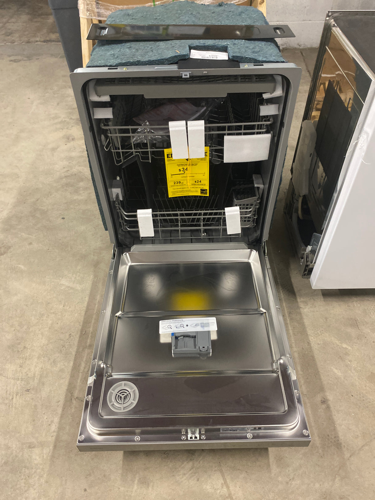 Samsung 51 dBA Fingerprint Resistant Top Control Dishwasher with AutoRelease and 3rd Rack