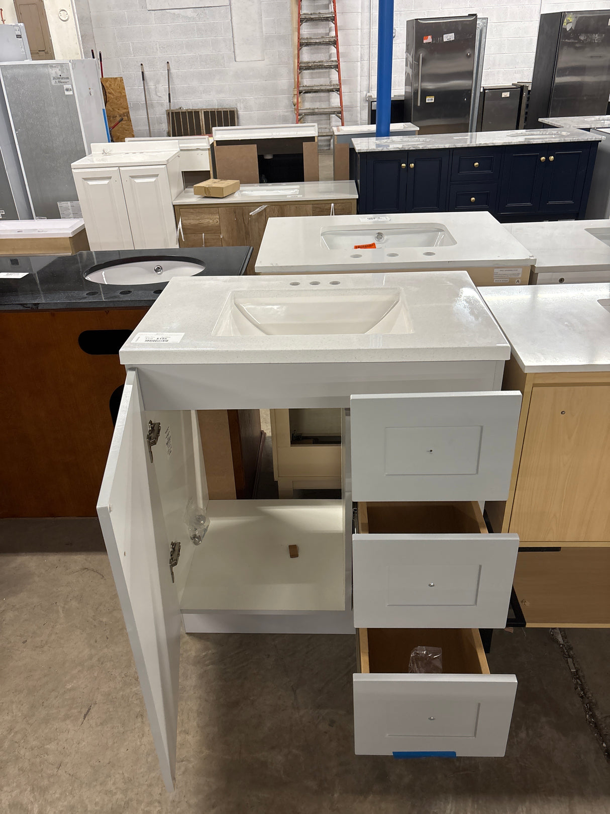 Bannister 31 in. W x 19 in. D x 35 in. H Single Sink Bath Vanity in Pearl Gray with White Cultured Marble Top