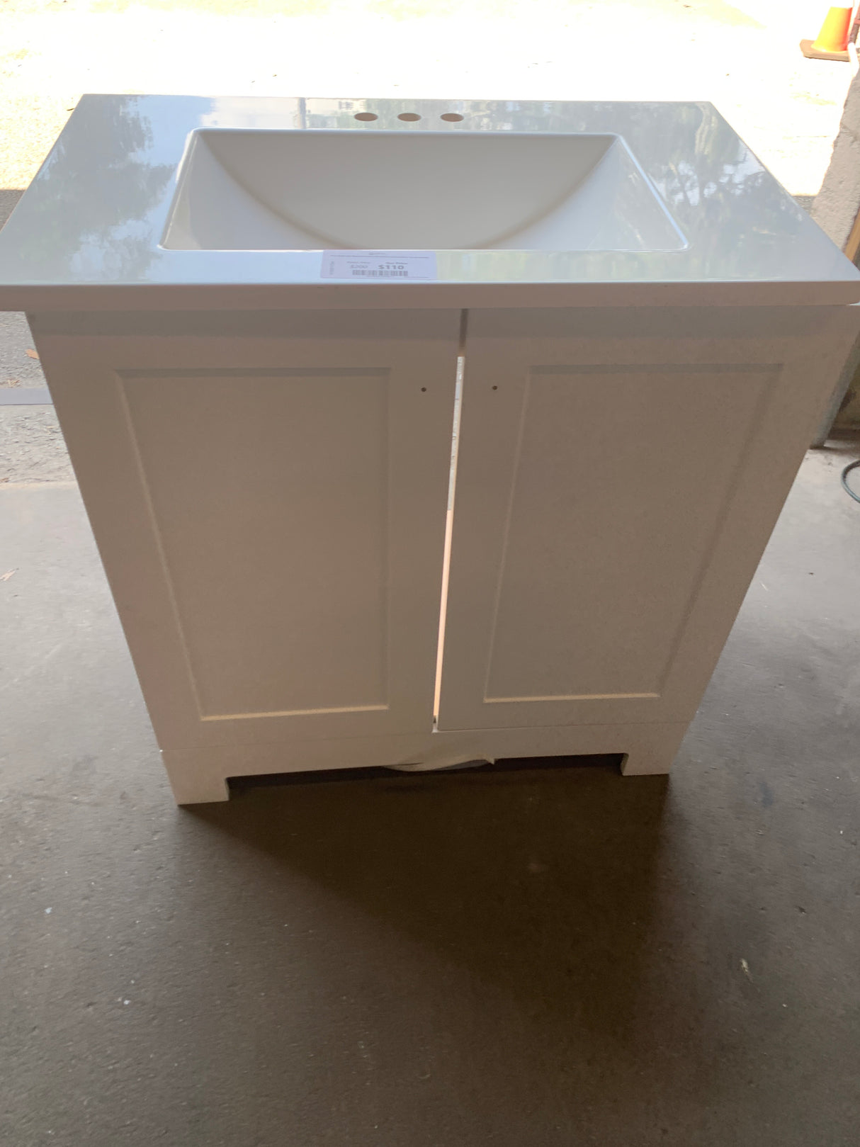 31 in. Single Sink White Bath Vanity with White Cultured Marble Top (Assembled)