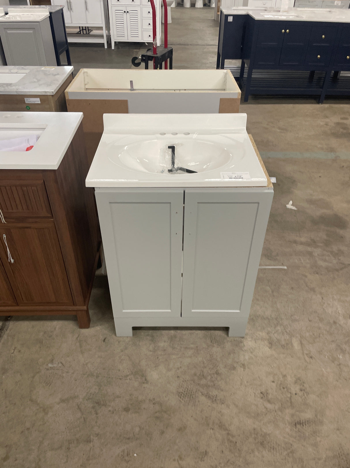 Oakley 25 in. Single Sink Pearl Gray Bath Vanity with White Cultured Marble Top (Assembled)