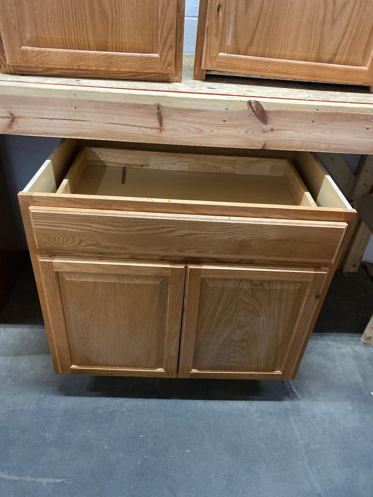 Hampton 36 in. W x 24 in. D x 34.5 in. H Assembled Base Kitchen Cabinet in Medium Oak with Drawer Glides