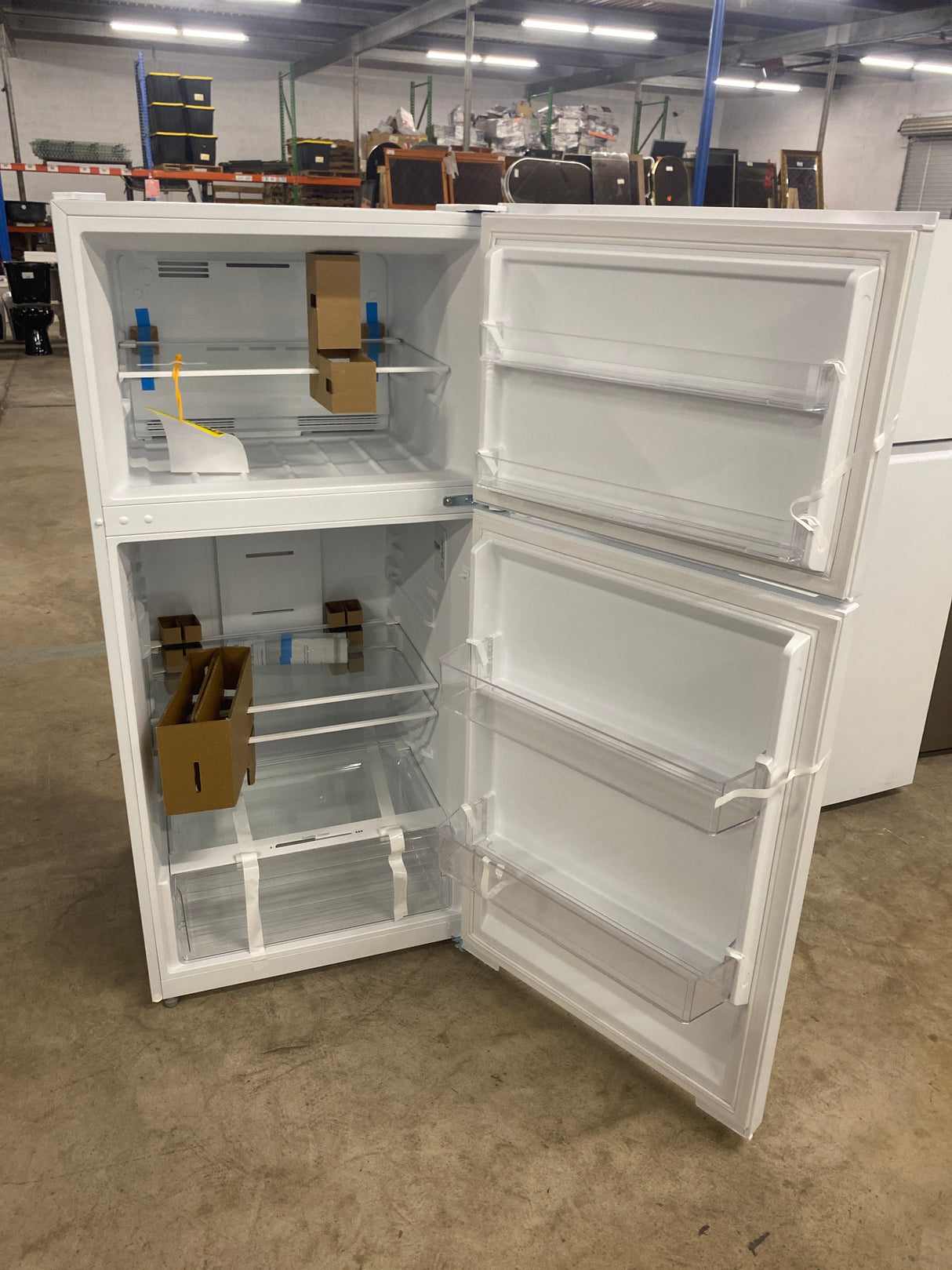 14.2 cu. ft. Top Freezer Refrigerator in White