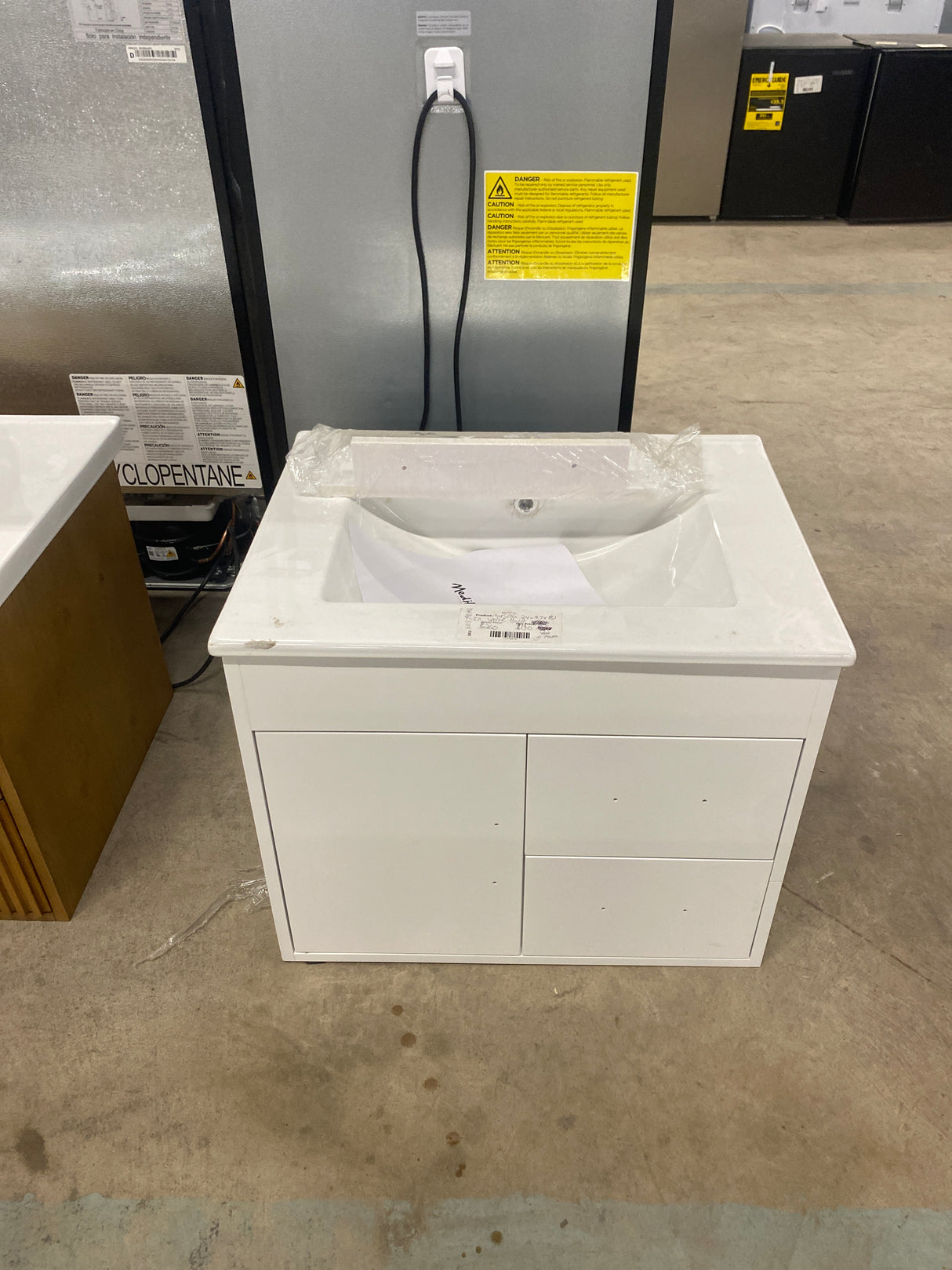 Marsella 24 in. W x 19.7 H x 18.1 in. D Vanity in White with White Basin