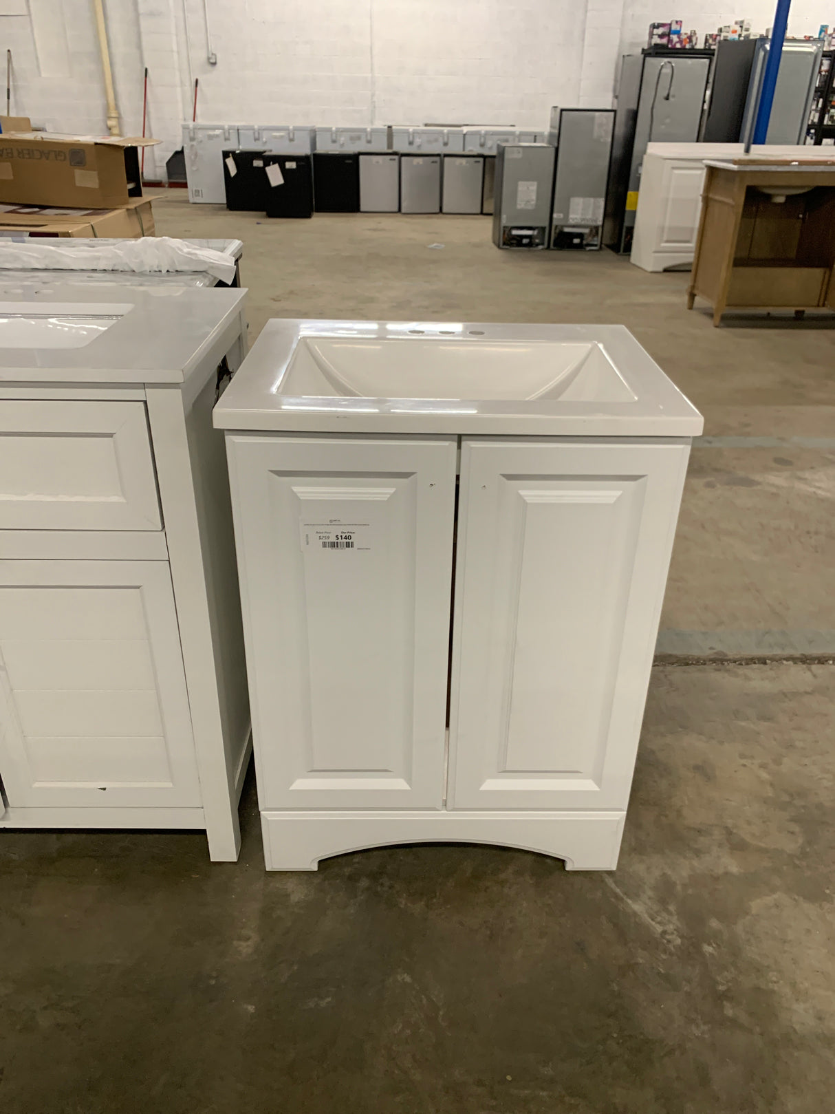 Everdean 25 in. W x 19 in. D x 34 in. H Single Sink Freestanding Bath Vanity in White with White Cultured Marble Top