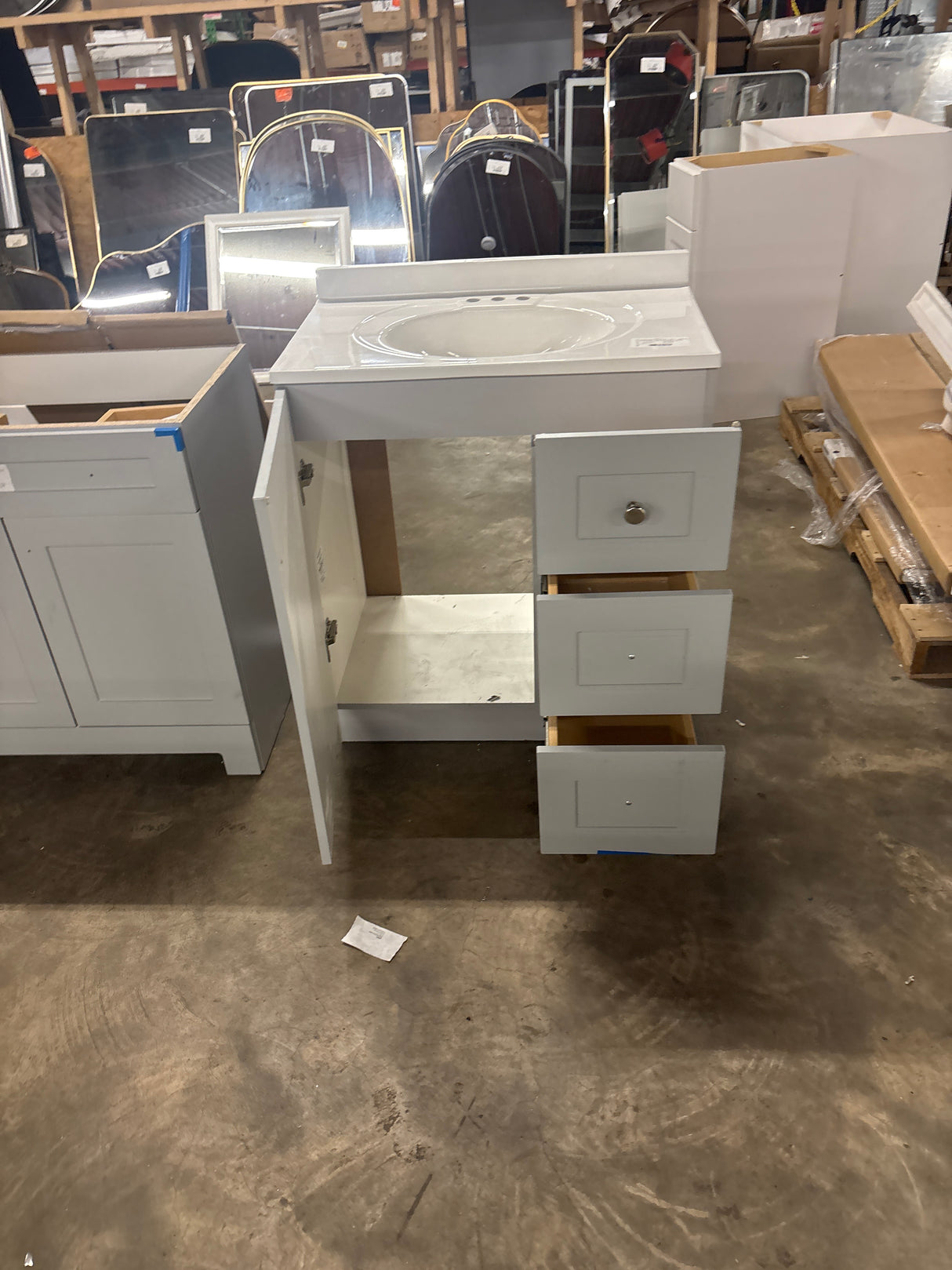 Bannister 31 in. W x 19 in. D x 35 in. H Single Sink Bath Vanity in Pearl Gray with manufactured stone top