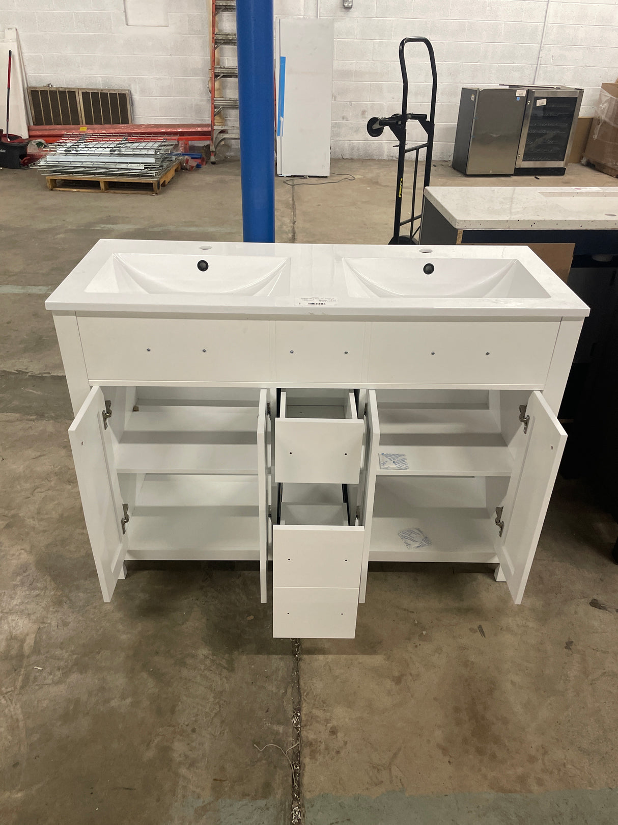 48W x 18D x 34H Vanity in White with Ceramic Top In White