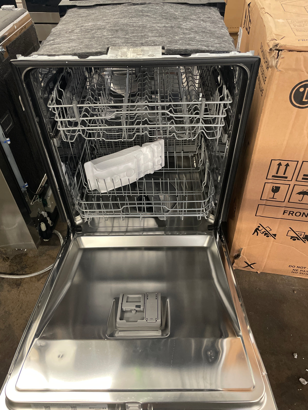 LG Front Control Dishwasher with NeveRust Stainless Steel Tub and Dynamic Dry
