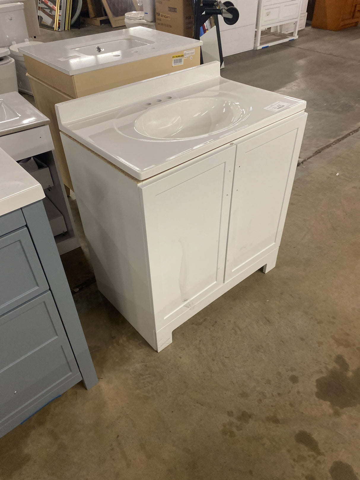 Oakley 31 in. Single Sink White Bath Vanity with White Cultured Marble Top (Assembled)