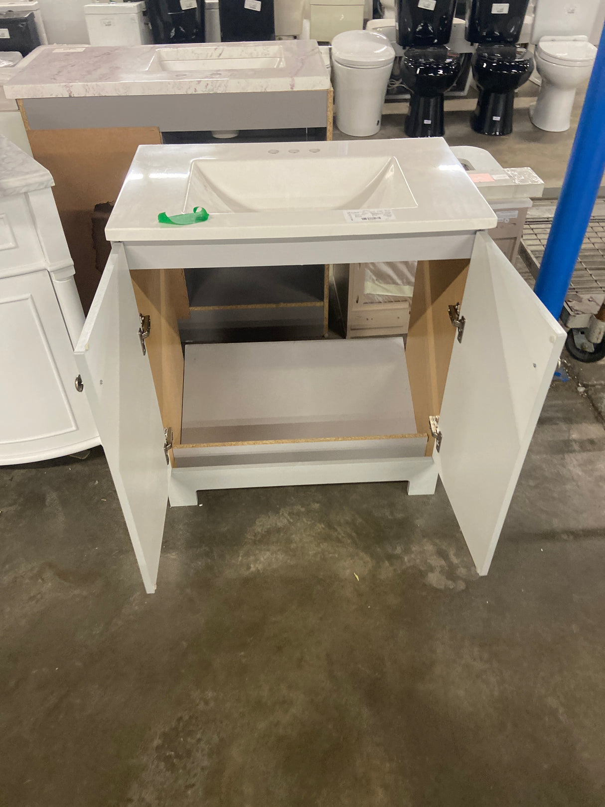 Everdean 25 in. W x 19 in. D x 34 in. H Single Sink Freestanding Bath Vanity in White with White Cultured Marble Top