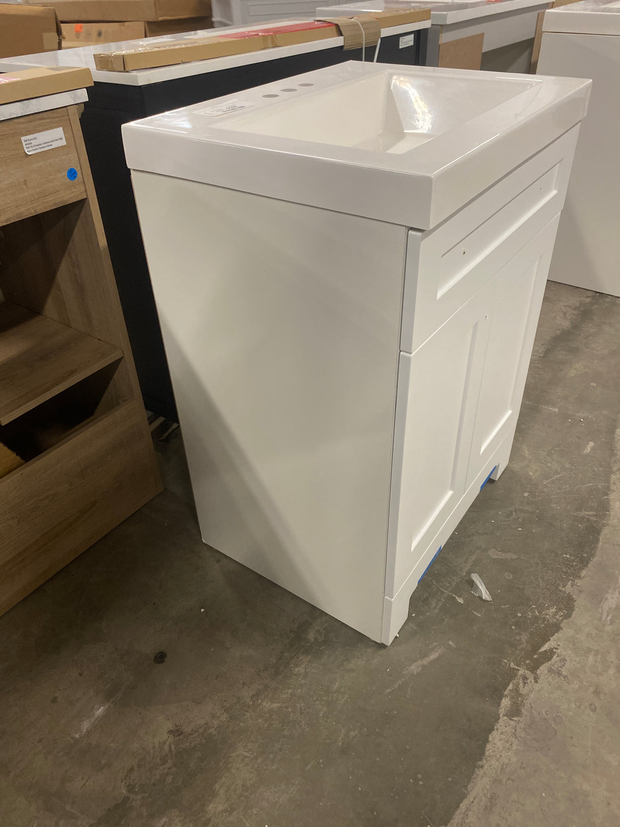 Everdean 25 in. W x 19 in. D x 34 in. H Single Sink Freestanding Bath Vanity in White with White Cultured Marble Top