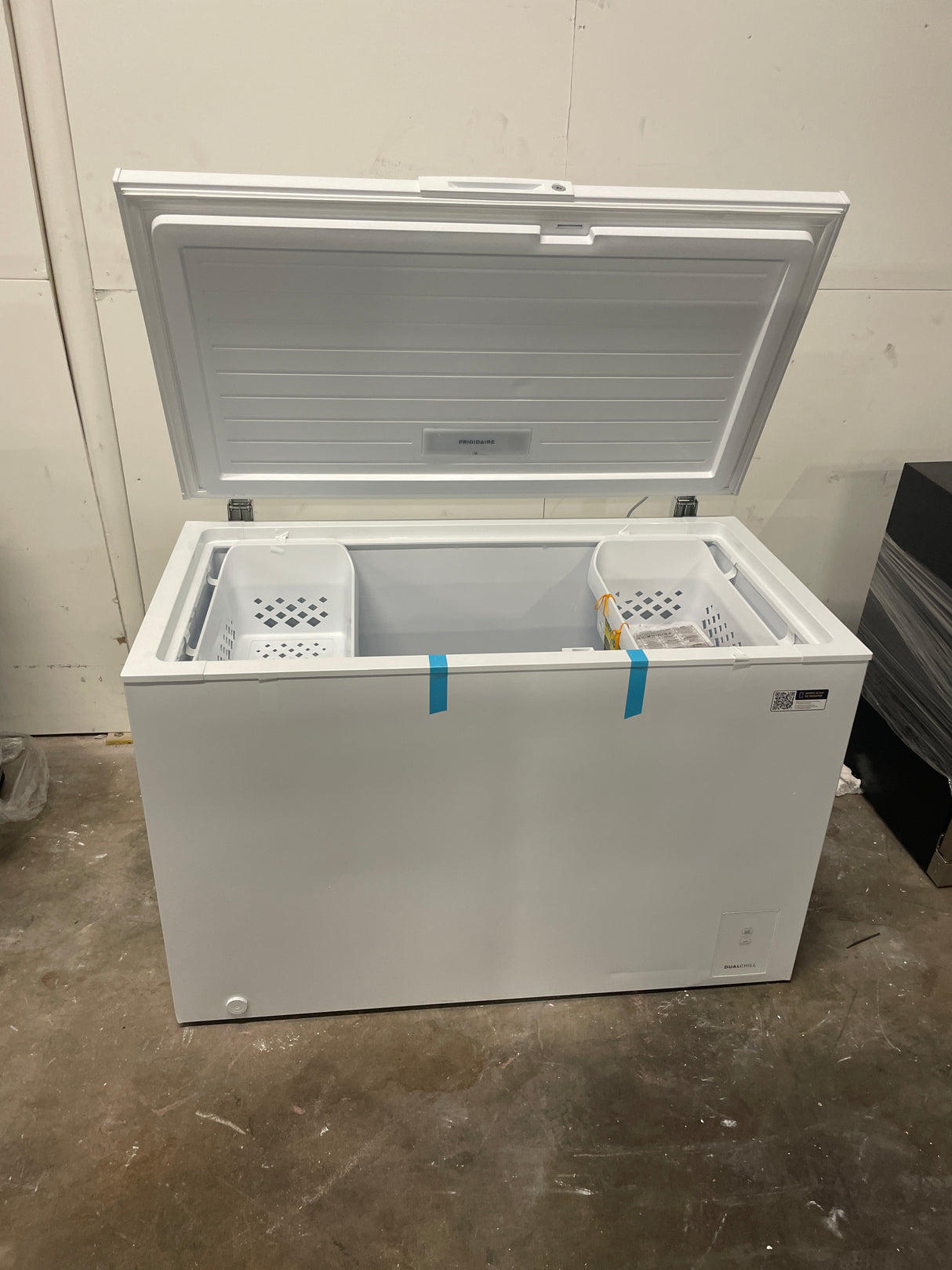 Frigidaire 15 cu. ft. Garage Ready Chest Freezer