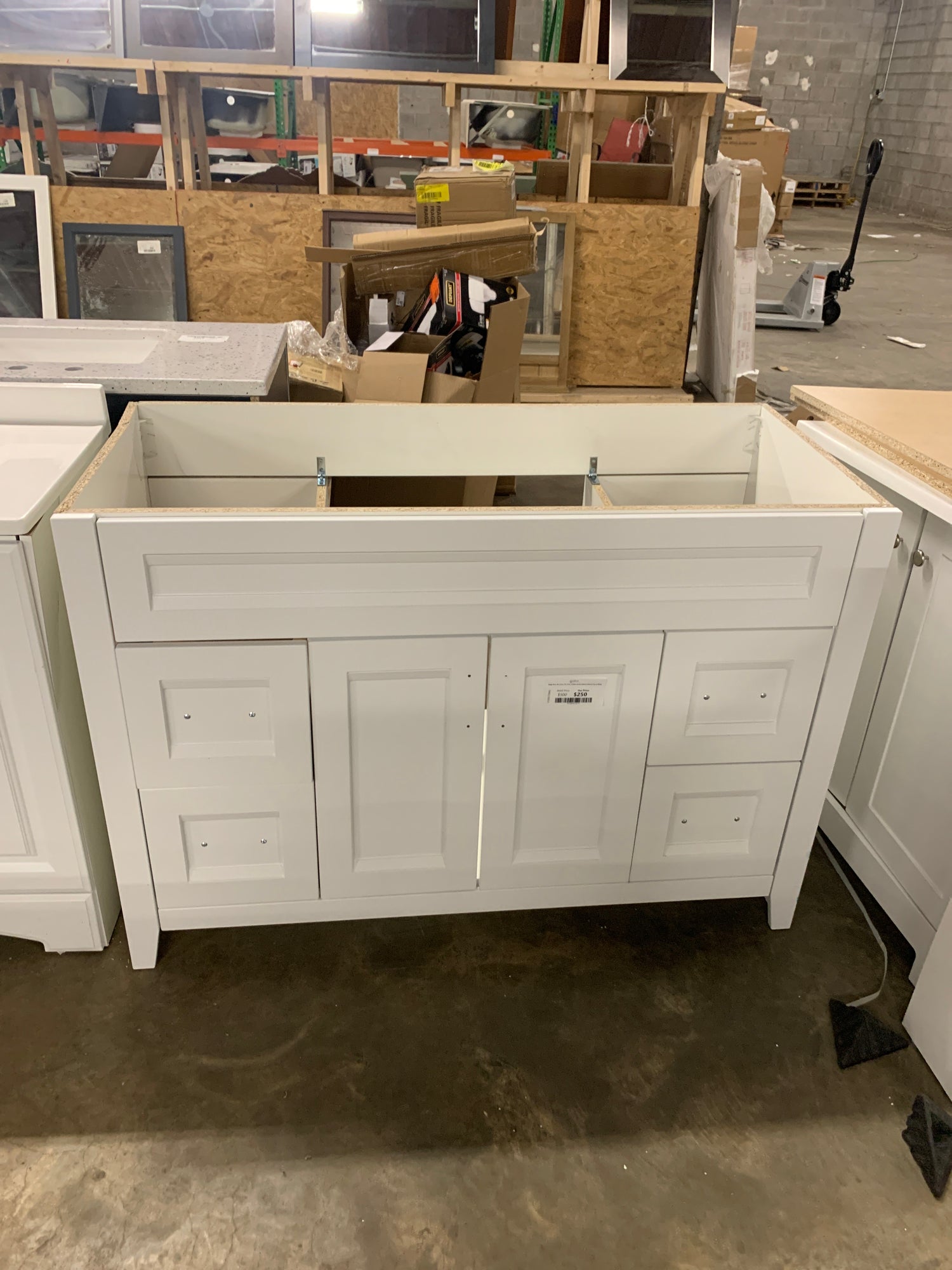 Bathroom Vanities – Sell Co. Liquidation