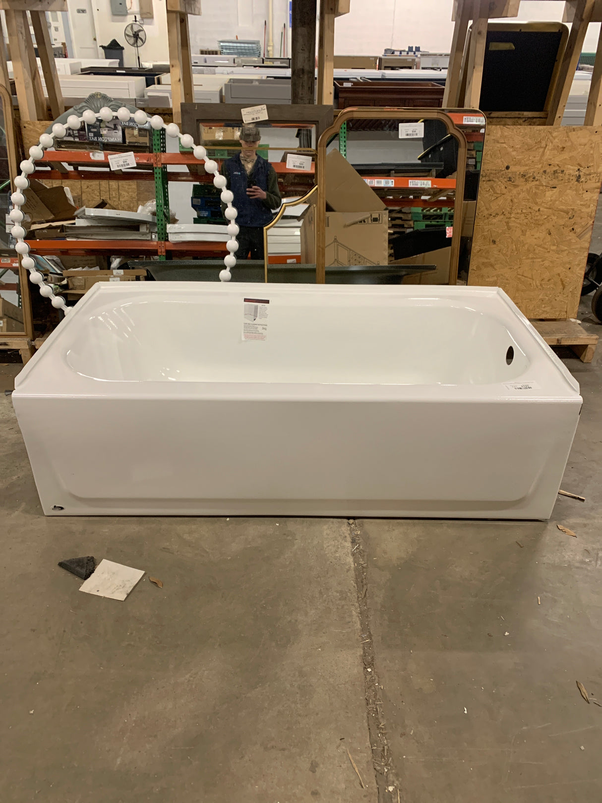 Maui Plus 60 in. Right Drain Rectangular Alcove Soaking Bathtub in White