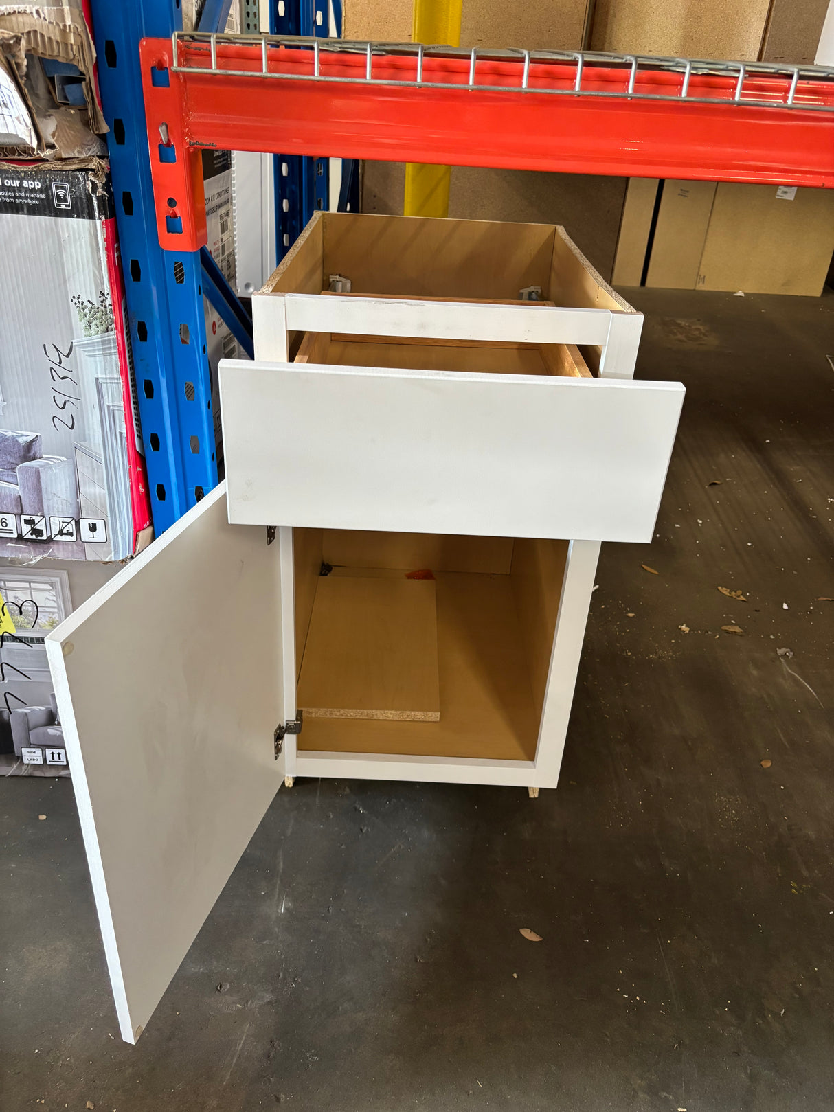 Shaker Satin White Stock Assembled Base Kitchen Cabinet with Ball-Bearing Drawer Glides (18 in. x 34.5 in. x 24 in.)