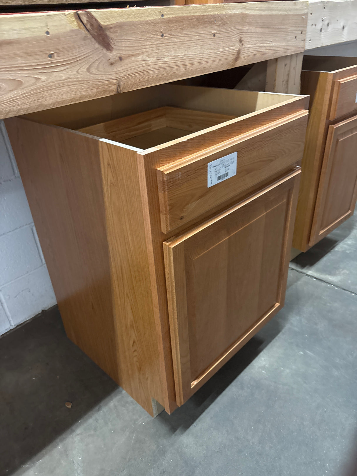 Hampton 24 in. W x 24 in. D x 34.5 in. H Assembled Base Kitchen Cabinet in Medium Oak with Drawer Glides