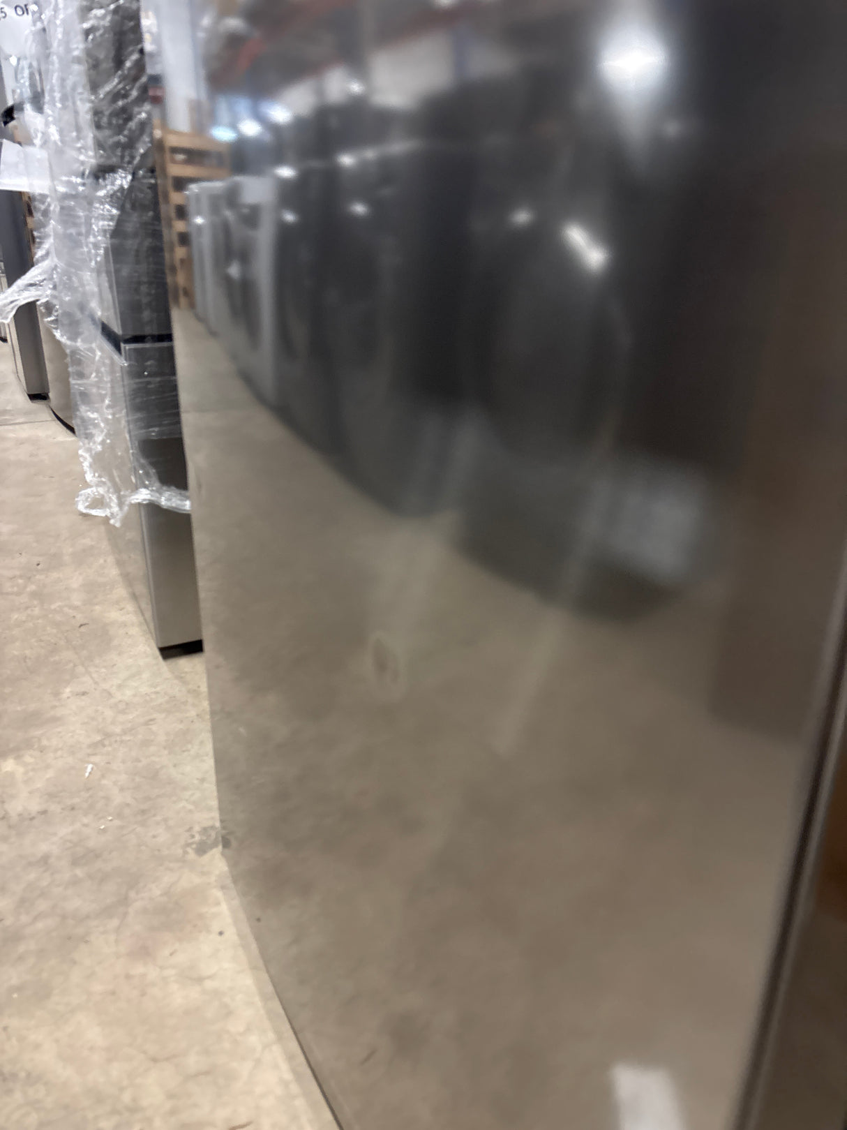 LG 20 cu. ft. Top Freezer Refrigerator