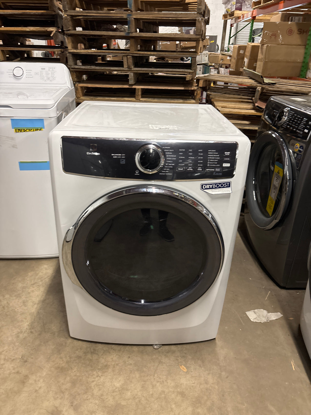 27 in. W 8 cu. ft. Front Load Electric Dryer with Perfect Steam and LuxCare Dry System, ENERGY STAR in White