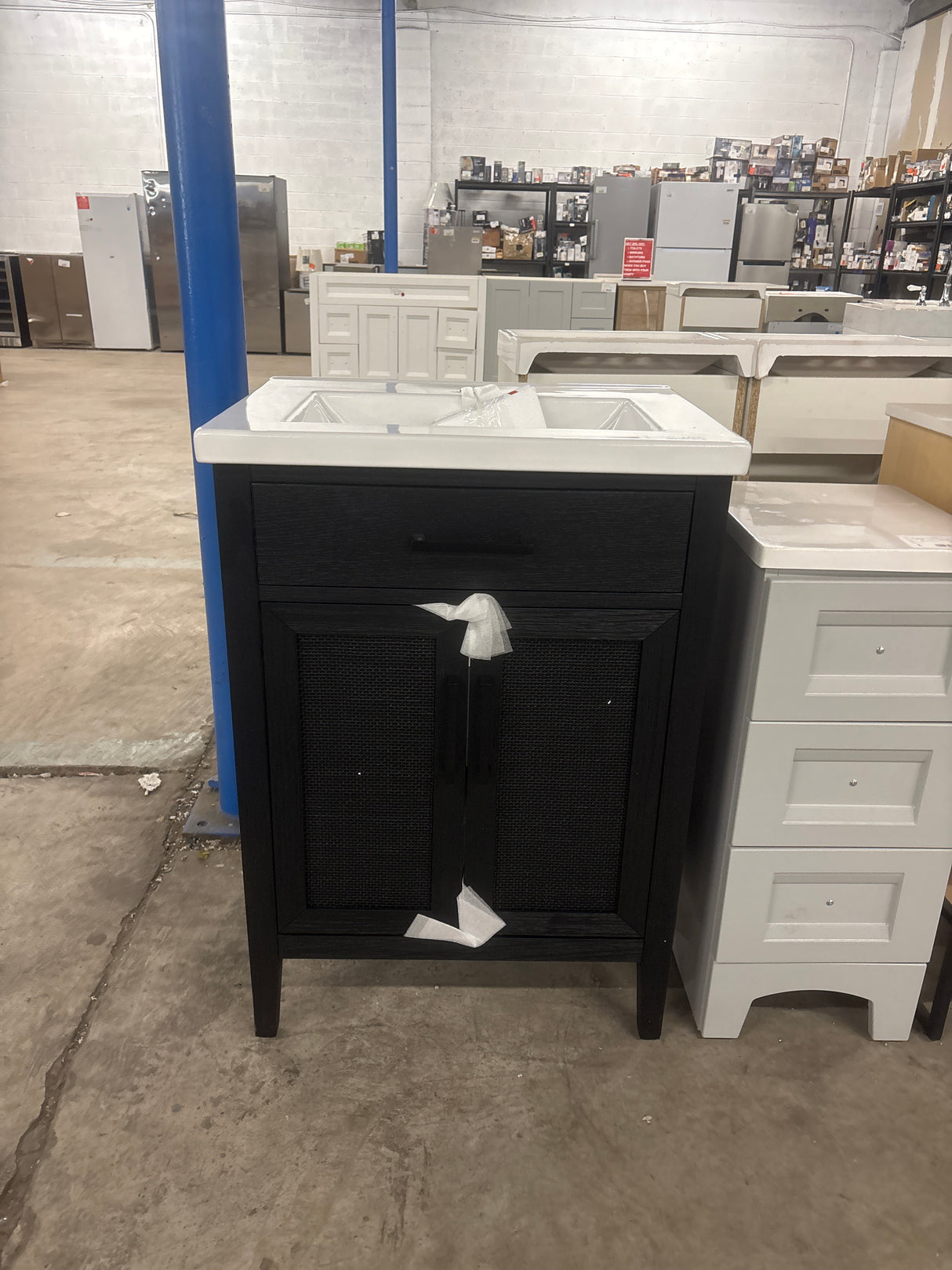 Cove 24 in. Single Sink Freestanding Rattan Bathroom Vanity in Black Oak with White Ceramic Top