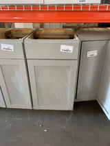 Westfield Dusk Gray Shaker Stock Assembled Base Kitchen Cabinet (18 in. W x 23.75 in. D x 35 in.)