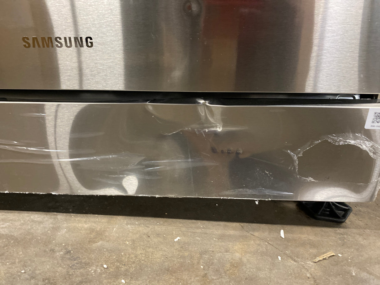 Samsung 6.0 cu. ft. Bespoke Smart Slide-In Gas Range with Illuminated Precision Knobs, No Preheat Air Fry Max and True Convection (missing back right burner)