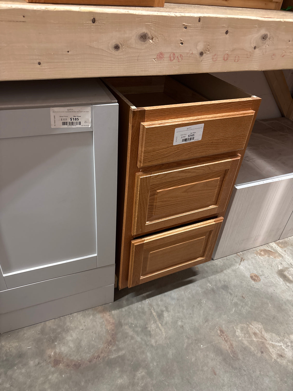 Hampton 18 in. W x 24 in. D x 34.5 in. H Assembled Drawer Base Kitchen Cabinet in Medium Oak with Drawer Glides