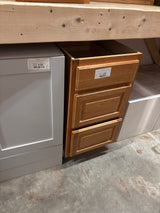 Hampton 18 in. W x 24 in. D x 34.5 in. H Assembled Drawer Base Kitchen Cabinet in Medium Oak with Drawer Glides