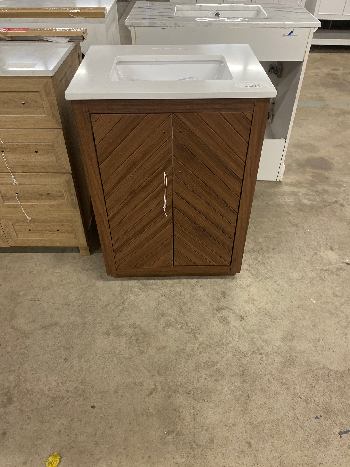 Huckleberry 24 in. Single Sink Spiced Walnut Bath Vanity with White Engineered Stone Top (Assembled)